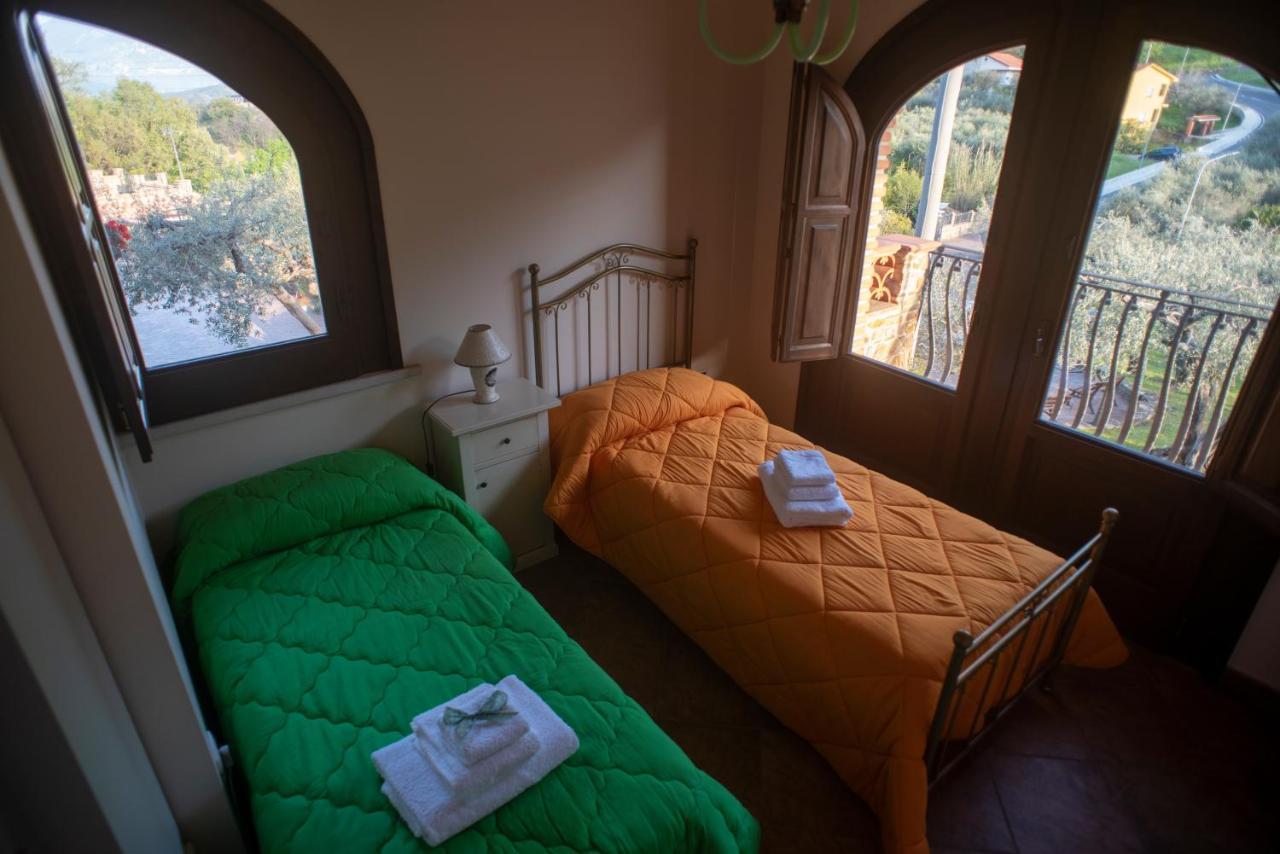 Hotel La Ginestra à Castel San Lorenzo Extérieur photo