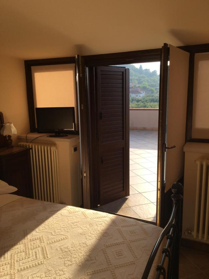 Hotel La Ginestra à Castel San Lorenzo Extérieur photo
