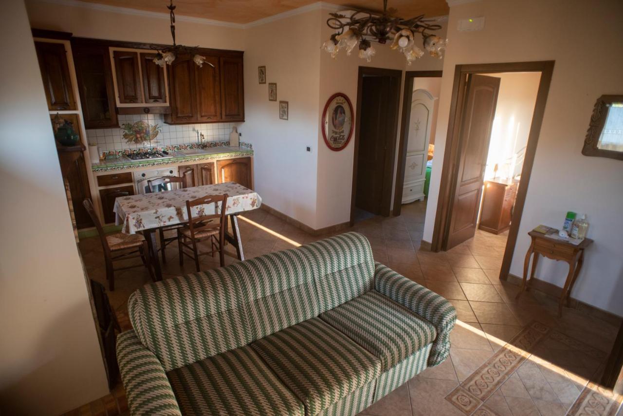 Hotel La Ginestra à Castel San Lorenzo Extérieur photo