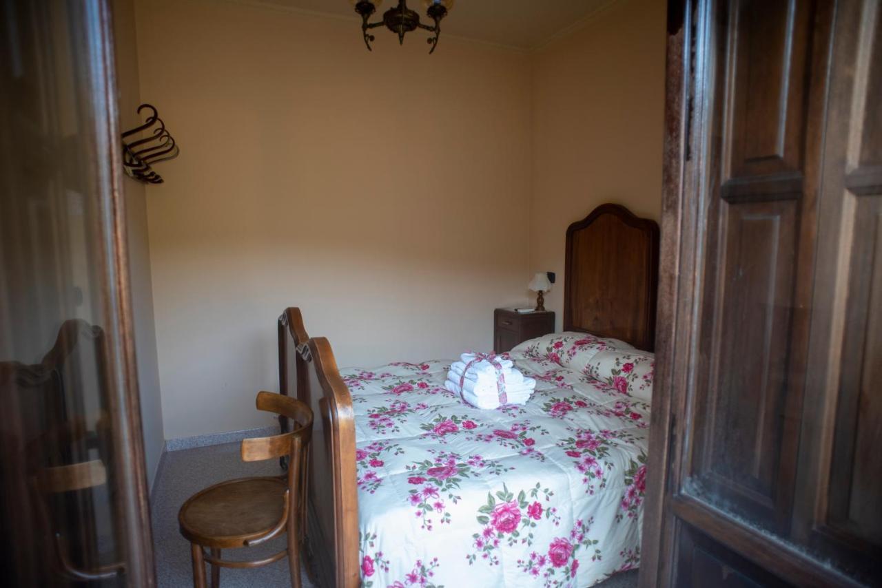 Hotel La Ginestra à Castel San Lorenzo Extérieur photo