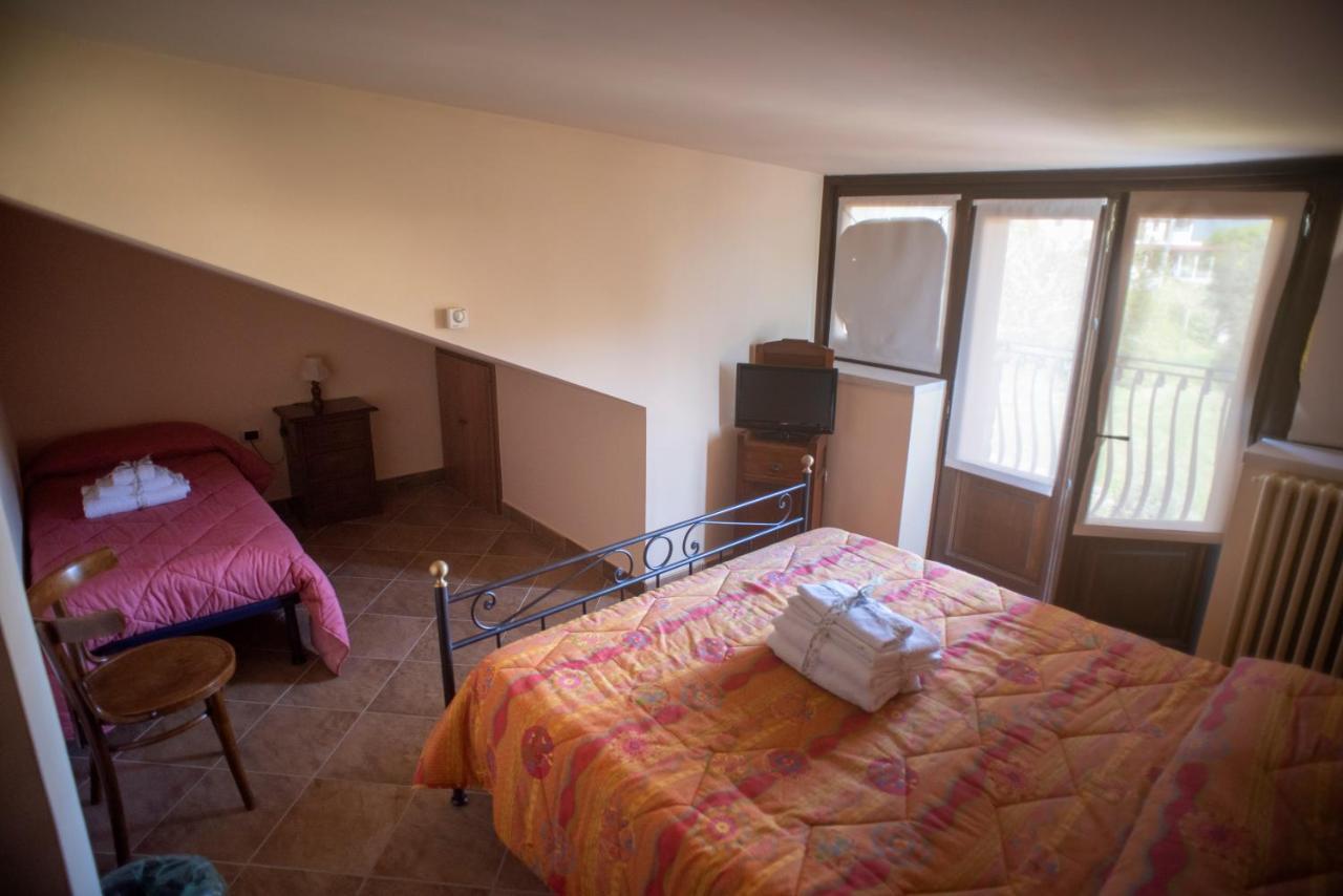 Hotel La Ginestra à Castel San Lorenzo Extérieur photo